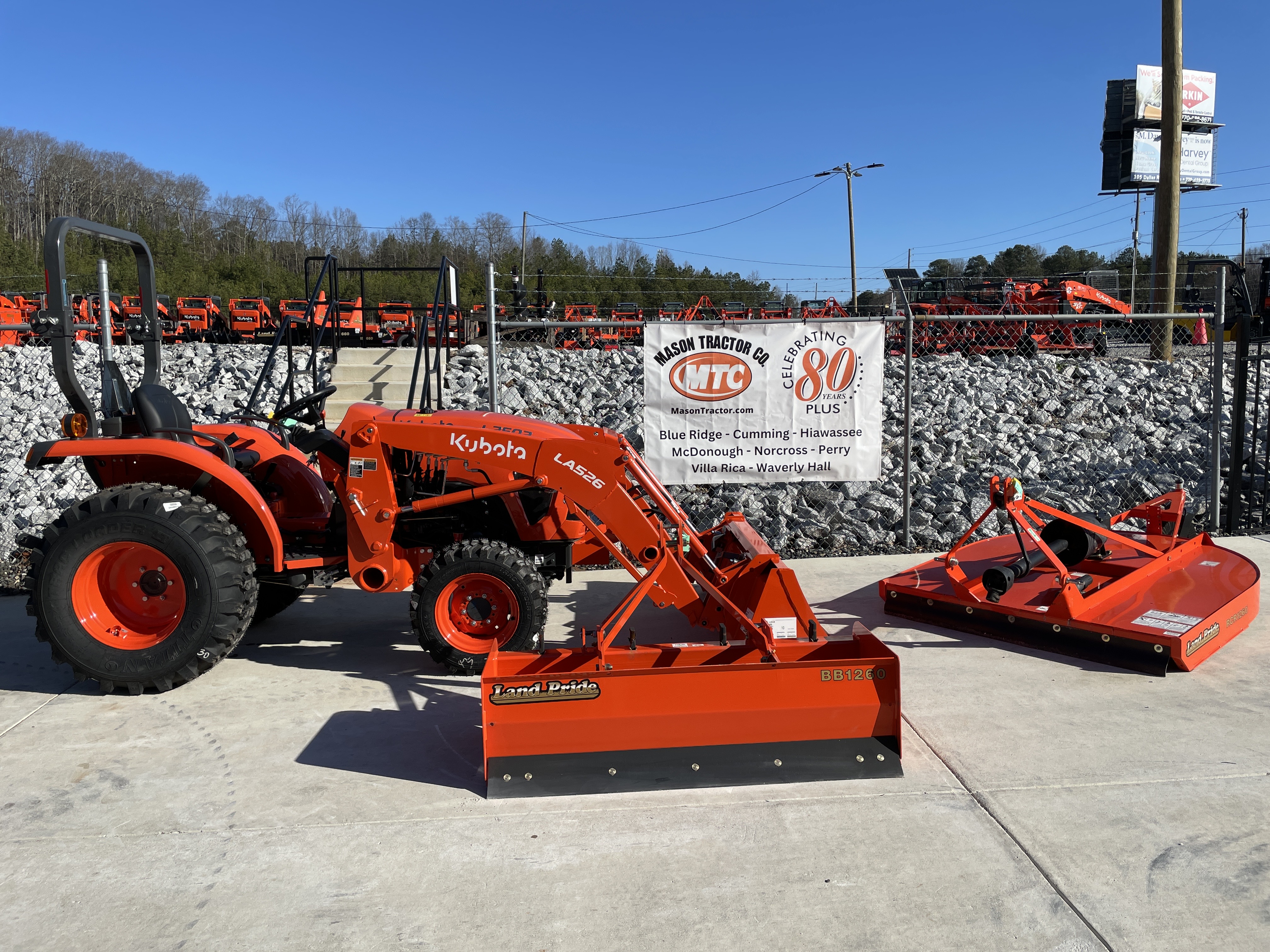 KUBOTA L2502HST PACKAGE WITH BOX BLADE AND CUTTER