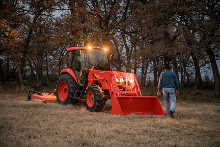 Kubota M6060 (CAB/4WD/8-SPEED)